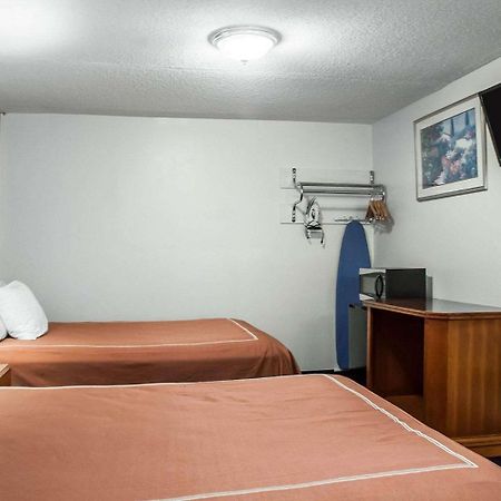 Castle Inn & Suites Niagara Falls Extérieur photo