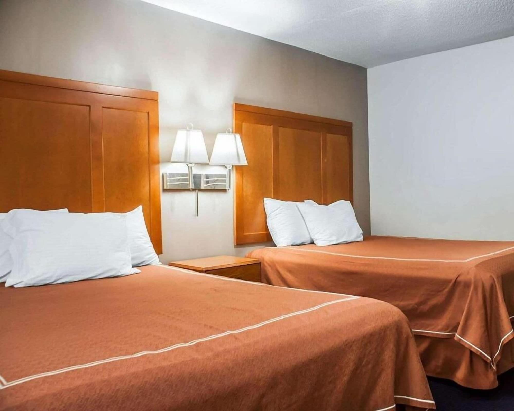Castle Inn & Suites Niagara Falls Extérieur photo