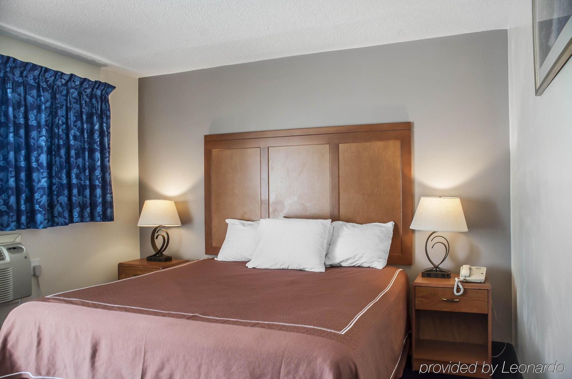 Castle Inn & Suites Niagara Falls Extérieur photo