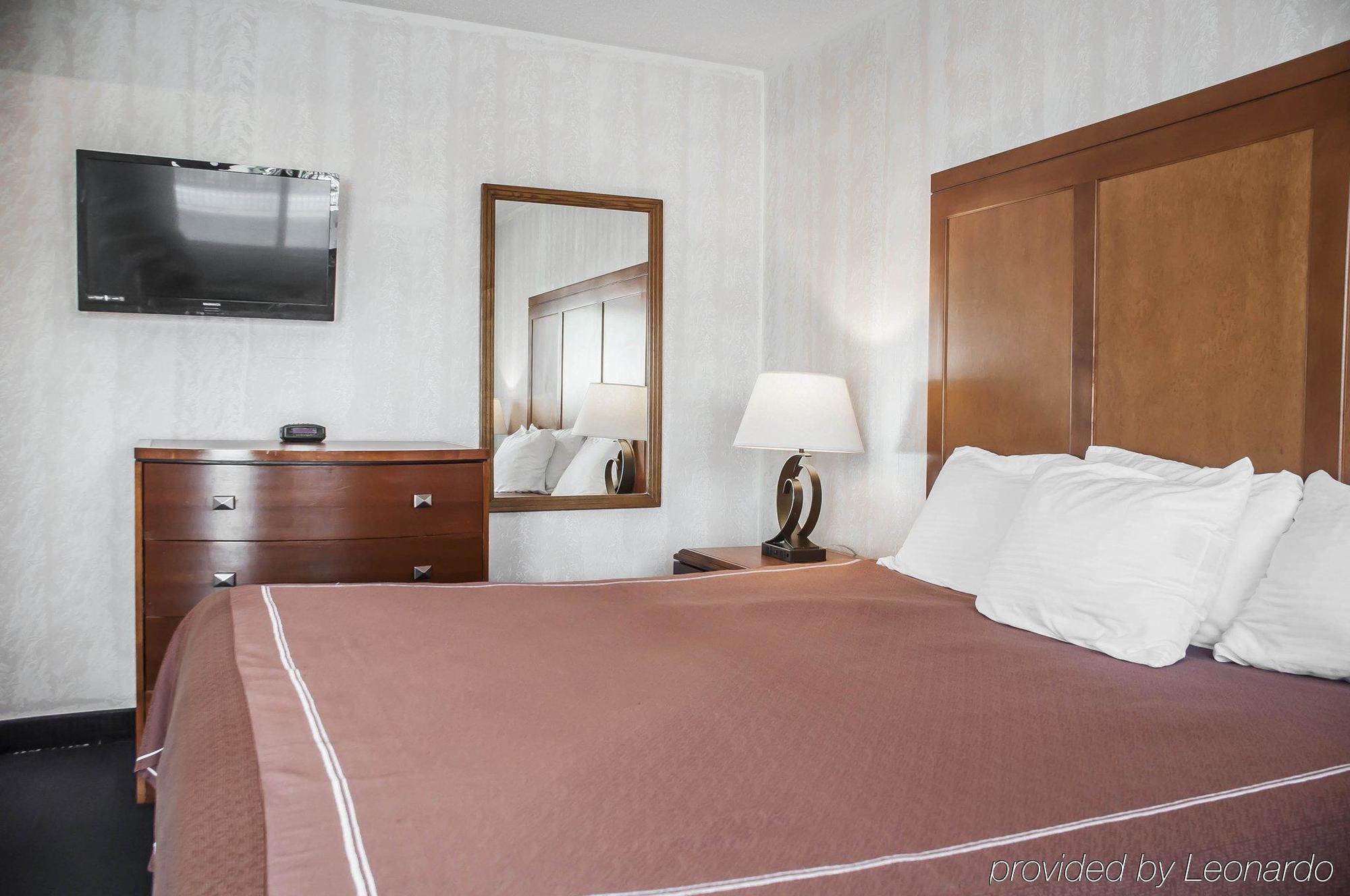 Castle Inn & Suites Niagara Falls Extérieur photo