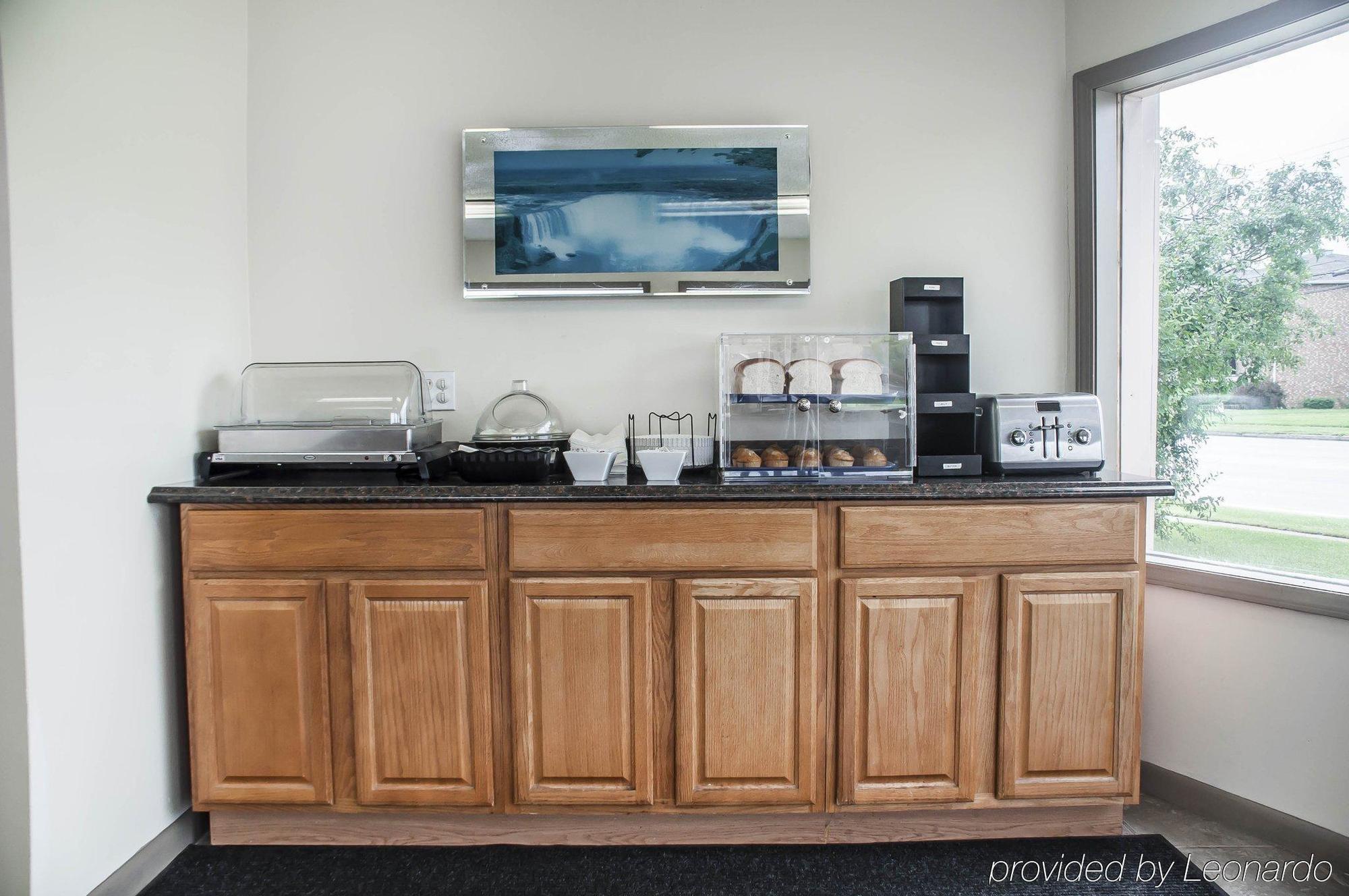 Castle Inn & Suites Niagara Falls Extérieur photo