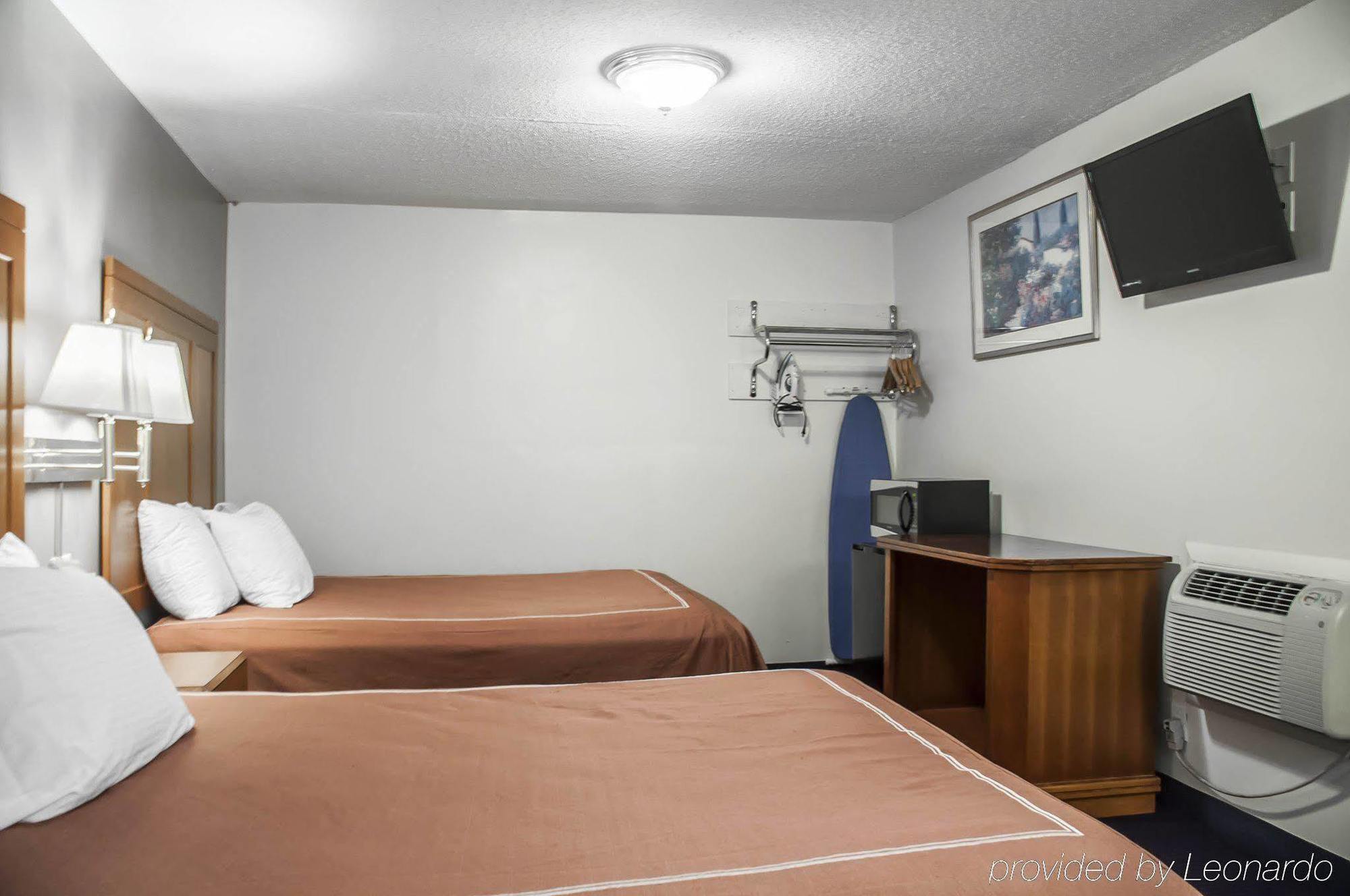 Castle Inn & Suites Niagara Falls Extérieur photo